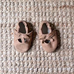 🤎 sold 🤎leather baby moccasins